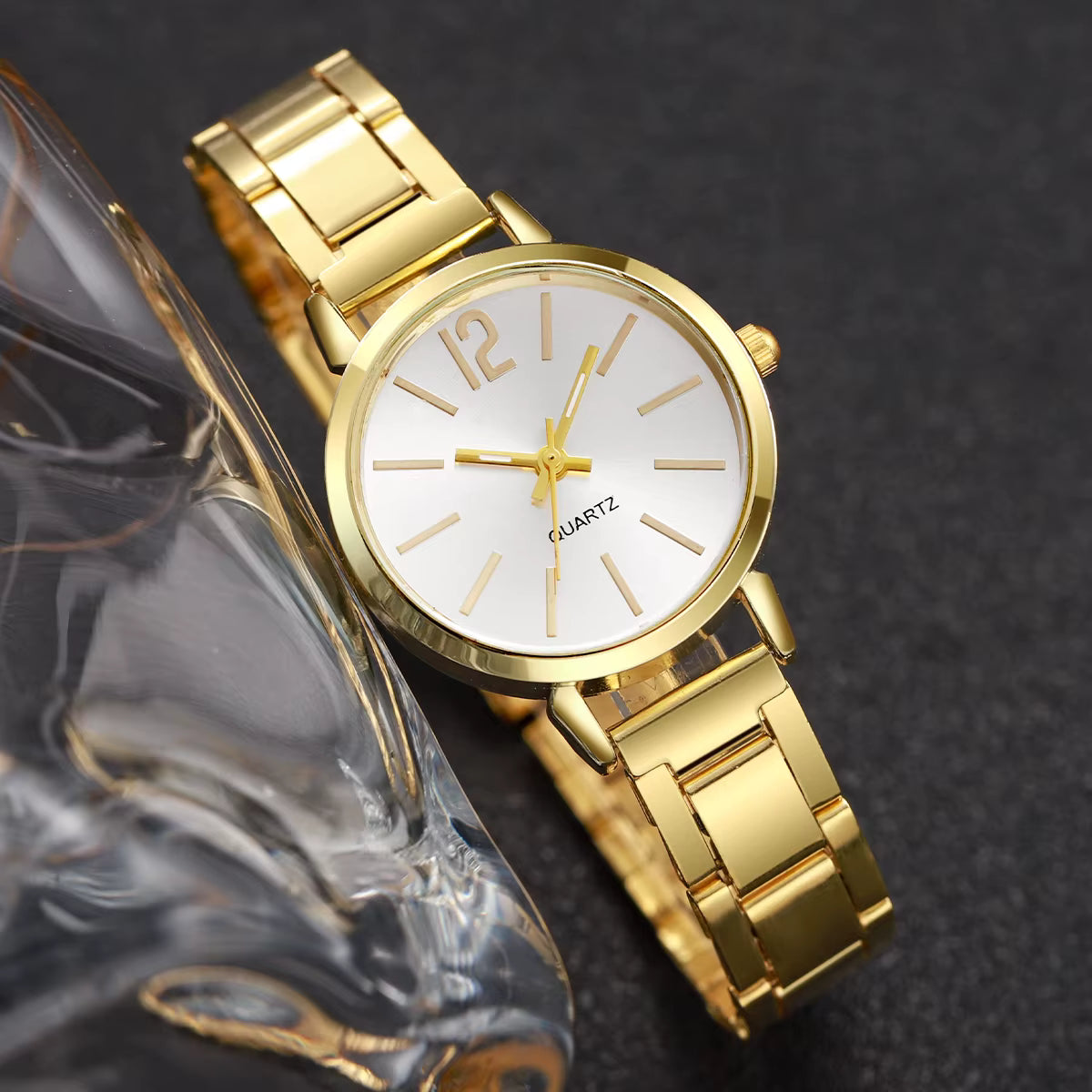 Gold Steel Band Quartz Wristwatch